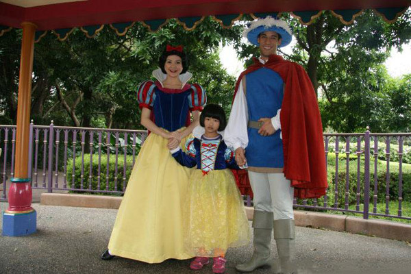 Hong Kong Disneyland Tour 